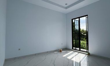 DIJUAL CEPAT RUMAH DI TAMAN SURYA 5
