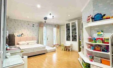 JUAL CEPAT MURAH RUMAH GREEN GARDEN MEWAH CANTIK ADA SWIMMING POOL