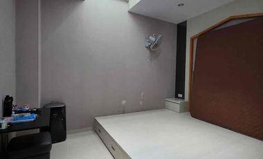 Rumah 2,5 Tingkat Siap Huni Full Furnish di Perumahan 𝗛𝗔𝗟𝗧𝗢𝗡 𝗣𝗟𝗔𝗖𝗘, Jl. Menteng VII - Panglima Denai