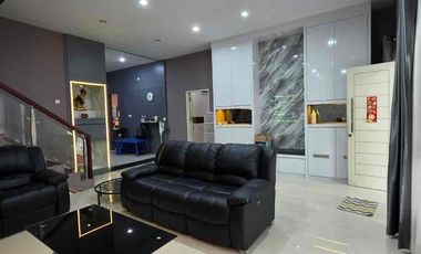 Rumah 2,5 Tingkat Siap Huni Full Furnish di Perumahan 𝗛𝗔𝗟𝗧𝗢𝗡 𝗣𝗟𝗔𝗖𝗘, Jl. Menteng VII - Panglima Denai