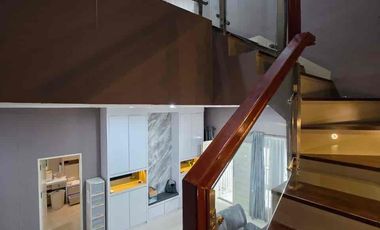 Rumah 2,5 Tingkat Siap Huni Full Furnish di Perumahan 𝗛𝗔𝗟𝗧𝗢𝗡 𝗣𝗟𝗔𝗖𝗘, Jl. Menteng VII - Panglima Denai