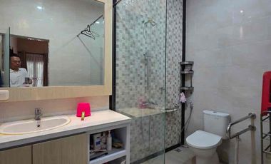 Rumah 2,5 Tingkat Siap Huni Full Furnish di Perumahan 𝗛𝗔𝗟𝗧𝗢𝗡 𝗣𝗟𝗔𝗖𝗘, Jl. Menteng VII - Panglima Denai