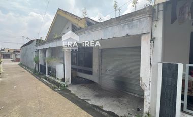 RUMAH DIJUAL DI SOLO SERENGAN DEKAT PASAR HARJODAKSINO, LOTTE GROSIR