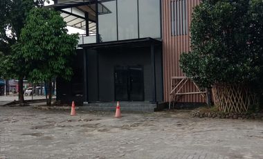 Disewakan gedung 2 lantai di Kayuringin Bekasi selatan