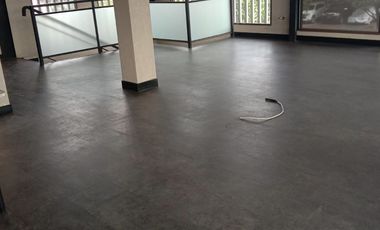 Disewakan gedung 2 lantai di Kayuringin Bekasi selatan