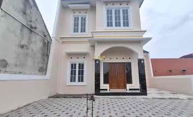RUMAH 2 LANTAI, SIAP HUNI, 5 MENIT KE KIDS FUN PARK DI BANGUNTAPAN