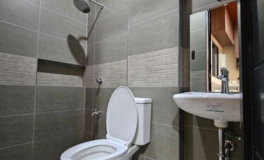 HomeSuite Luxe Davao - Brand New! Modern Luxe 2BR Townhouse Beside Savemore - 1carport-balcony