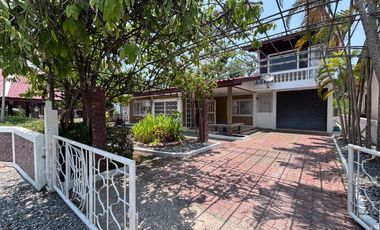 Spacious Beachside House, 4 Bed 3 Bath, for Rent in a Peaceful Residence