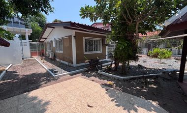 Spacious Beachside House, 4 Bed 3 Bath, for Rent in a Peaceful Residence