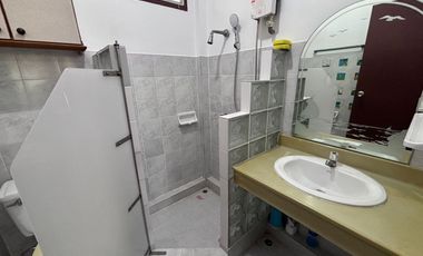 Spacious Beachside House, 4 Bed 3 Bath, for Rent in a Peaceful Residence