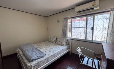 Spacious Beachside House, 4 Bed 3 Bath, for Rent in a Peaceful Residence
