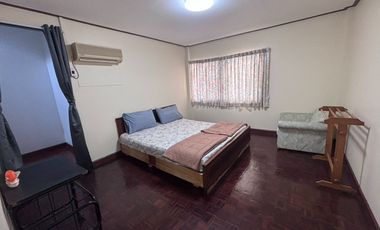 Spacious Beachside House, 4 Bed 3 Bath, for Rent in a Peaceful Residence