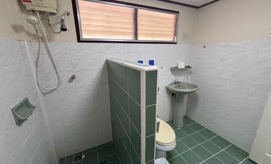 Spacious Beachside House, 4 Bed 3 Bath, for Rent in a Peaceful Residence