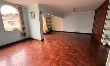 Venta Casa Comercial Urb. Palermo 298 m²