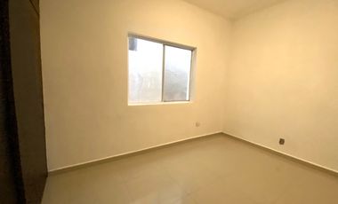 CASA EN RENTA EN MITRAS CENTRO