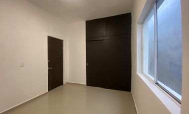 CASA EN RENTA EN MITRAS CENTRO