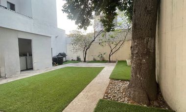 CASA EN RENTA EN MITRAS CENTRO