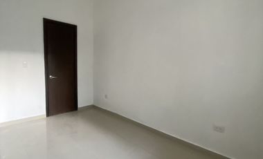 CASA EN RENTA EN MITRAS CENTRO