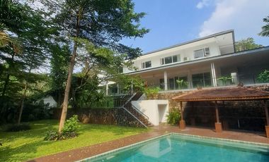 FOR RENT – Bright House with Large Garden in Kemang | Must See
