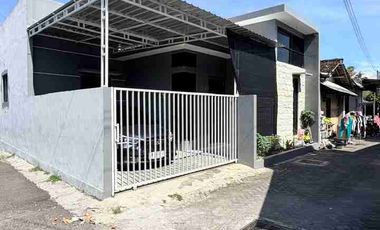 RUMAH CANTIK HOOK DI GAMBIRAN UMBULHARJO DEKAT KAMPUS UAD DAN XT SQUARE