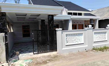 RUMAH BARU MINIMALIS DI DEKAT EXIT TOL PURWOMARTANI KALASAN SLEMAN YOGYAKARTA