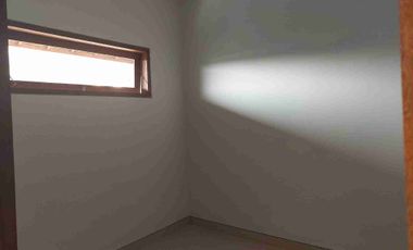 Rent Rmh Semi Villa Baru Gres Tunjung Tutur A Yani Dkt Sman8,Wrng Mina