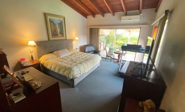 1800 m² en Rinconada del Lago, Full Áreas Verdes, con 4 Habitaciones y Hasta 6 Autos por Dentro