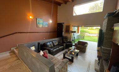1800 m² en Rinconada del Lago, Full Áreas Verdes, con 4 Habitaciones y Hasta 6 Autos por Dentro