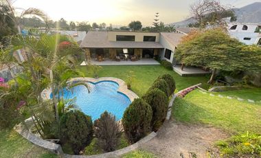 1800 m² en Rinconada del Lago, Full Áreas Verdes, con 4 Habitaciones y Hasta 6 Autos por Dentro