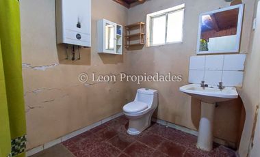 Leon Propiedades vende Gran terreno de 1.7 ha con una casa en sector Mario Pinto, Curacaví.