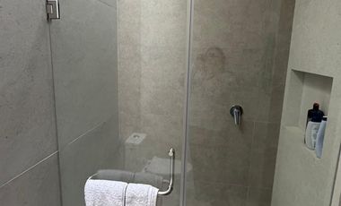 SE RENTA CASA LOMAS III (amueblada)