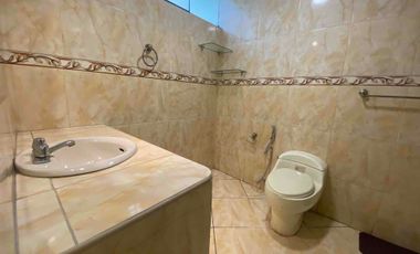 se vende casa con locales comerciales en ate