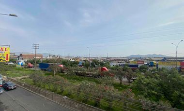 se vende casa con locales comerciales en ate