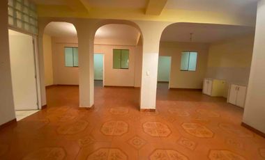 se vende casa con locales comerciales en ate
