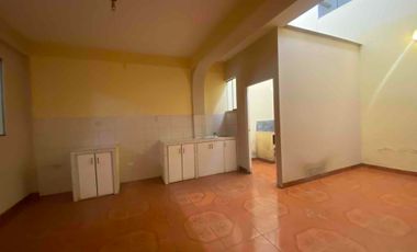 se vende casa con locales comerciales en ate