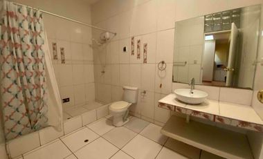 se vende casa con locales comerciales en ate