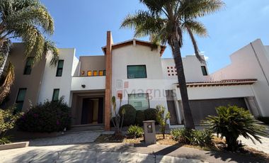 🏠 ESPECTACULAR RESIDENCIA EN ALTOZANO - VALLE DE PARAÍSO