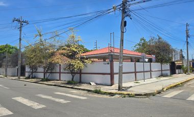 Vendo Casa + Suite Salinas 500m² Oportunidad Frente Colegio Rubira $118K