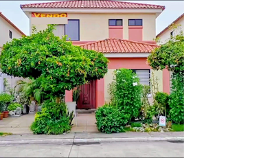 Vendo hermosa casa, en urbanización Ciudad Celeste, etapa Esthela