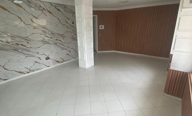 SE ARRIENDA LOCAL BARRIO BOLIVAR