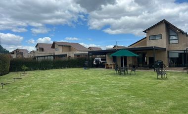 Exclusiva Casa Campestre en Cajicá – Diseño de Vanguardia y Confort