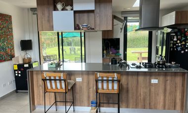 Exclusiva Casa Campestre en Cajicá – Diseño de Vanguardia y Confort