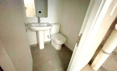 ARRIENDO Local comercial de 22,61 m2 + 67,76 m2 en subt., Estadio Italiano