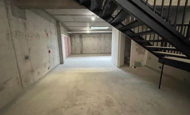 ARRIENDO Local comercial de 22,60 m2 + 67,74 m2 en subt. Estadio Italiano