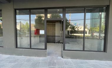 ARRIENDO Local comercial de 22,60 m2 + 67,74 m2 en subt. Estadio Italiano