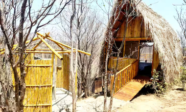 Casa Ecologica de Bambu frente al Oceano con vista 360 al Mar