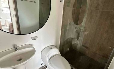APARTAMENTO AMOBLADO FULL EQUIPADO + parqueadero privado