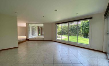VENTA BELLÍSIMA  RESIDENCIA RODEADA DE JARDÍN ZONA TRANQUILA LLENA DE NATURALEZA