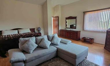 VENTA BELLÍSIMA  RESIDENCIA RODEADA DE JARDÍN ZONA TRANQUILA LLENA DE NATURALEZA