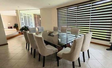 VENTA BELLÍSIMA  RESIDENCIA RODEADA DE JARDÍN ZONA TRANQUILA LLENA DE NATURALEZA